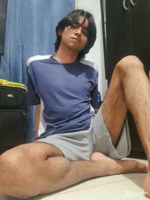 Xtudr - SumBoy: Simple young submissive, looking for a master :)