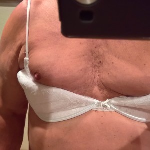 Xtudr - SANDRO60: I'm a plump mature pig, hairless, submissive and obedient, and with a desire for vice. I also have a cross-dresser role, s...