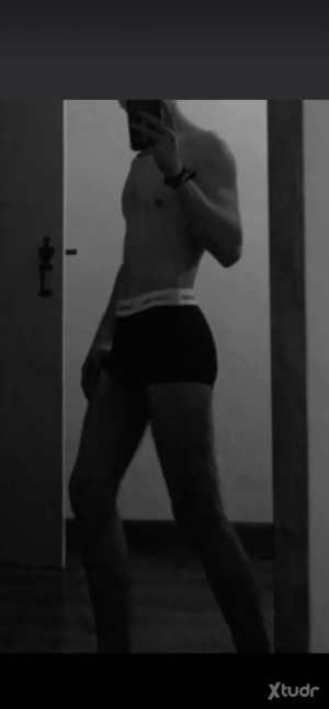 Xtudr - basque_slave: I'm looking for a dominant man with a big penis.