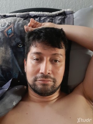 Xtudr - JOSUE3475: Poliamoroso, switch, soñador, fetichista, excéntrico y siempre aprendiendo; tengo claro que quiero un juguete que esté di...