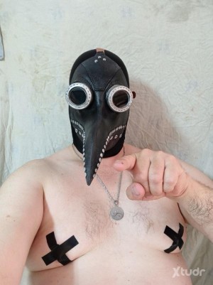 Xtudr - AlexDaHer: Soy un hedonista de Cantabria, kinkster, voyeur, fetichista y llevo más de 20 años disfrutando del BDSM intermitentemente...