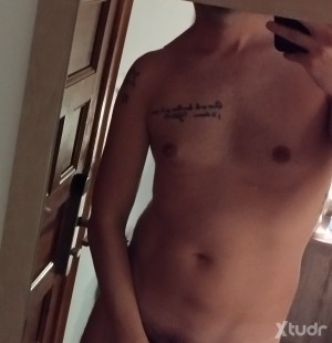 Xtudr - Amoabsoluto: Soy amo, tengo actitud dominante de naturaleza y activo 100%. Busco esclavo total 24/7. Me gusta dominar, humillar, ser...