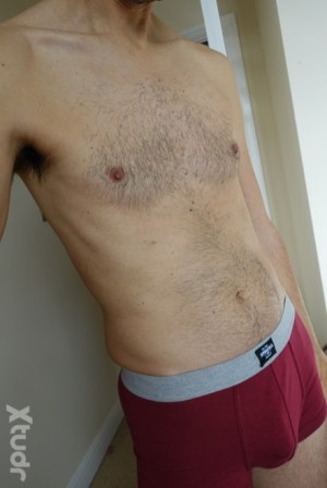 Xtudr - outorin: Mainly into spanking, edging, mild bondage, some humiliation and mild face slaps, wax. Want to explore more. 
(No translati...