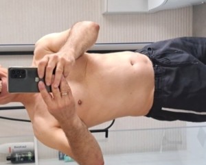Xtudr - Sneakersbcn: Submissive and obedient dog