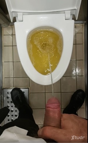 Xtudr - WChumanoPrigao: I'm turned on by humiliation with shit, I haven't been fully used as a toilet yet, for now I only have experience sw...