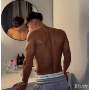 Xtudr - K4rl: Want to chat 
Open to anything 
Horny 