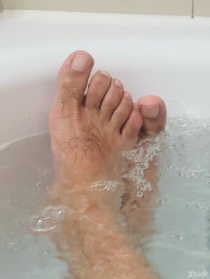 Xtudr - solopies: Quieres un masaje de pies??🦶🏻🦶🏻me ofrezco sin problemas,PIEZACOS bien cuidados, NO OLORES, en principio solo 🦶🦶🦶,
Amos cas...