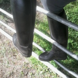 Xtudr - Cuero-Boot: amante de las botas y el cuero los guantes , y el latex , busco similar. 