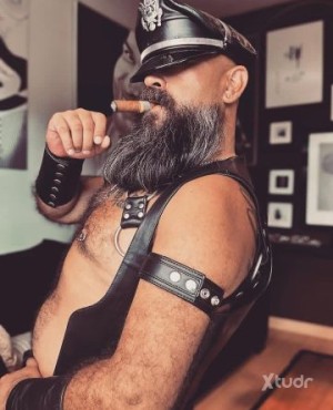 Xtudr - Francisjames45: Hello cunt, how is it doing today and could it tell master what exactly it seeks for here in this app in the first p...