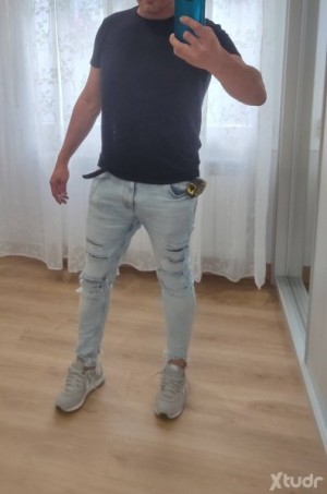 Xtudr - Ferkal: Casado muy activo dentro del armario, me gustan buenas sesiones de sexo en las cuales me vuelvo muy sumiso. Me encanta que m...