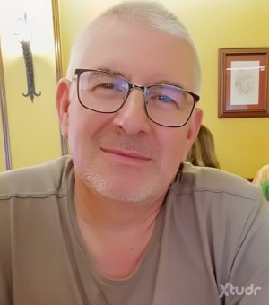 Xtudr - BuenMamador: Without hair on my body, BISEXUAL, Poppers, suck a good dick until it cums in my mouth. Use me for your pleasure.