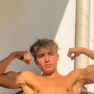 Xtudr - LittleSecrett: 