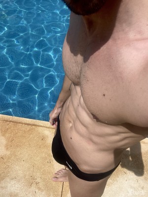 Xtudr - Sumisototall: True submissive seeking true dominant and possessive. No hustlers, no people looking for money.