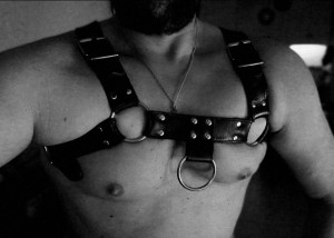 Xtudr - Sexxxxtreme: Muscular dark-haired man, lover of perversion and fun. Looking for a submissive to use and enjoy him.