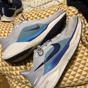 Xtudr - MOVEUP: Top 100% for Move Up Tres Cantos.
If you train at Move Up, you have big feet, long toes, and wear Nike running shoes made of...