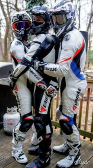 Xtudr - Ninja43: Buscando CON SITIO para Fetichismo de ropa y máscaras: latex, cuero, Ciclistas, Neopreno, Buceo, mono de moto, Esgrima, rop...