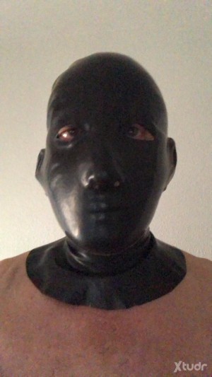 Xtudr - sumisoenbotasdegoma: Pasivo, sumiso amante del bondage extremo, las botas, el cuero, el rubber, las cuerdas, mordazas, etc... Buscan...