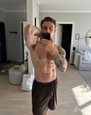 Xtudr - Masterfindom101: A confident and disciplined Findom Master who values respect, consistency, and self-control above all else. I expec...