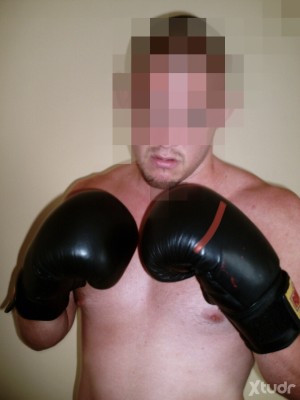 Xtudr - 50eXtuLECHE: I give 50 to unknown guys who pass by to give me penis and milk. I'm a pig bastard, boxing teacher. I wait on my knees....