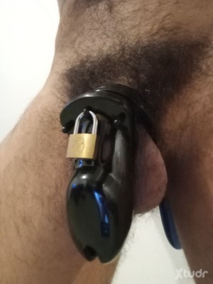 Xtudr - SlaveDog777: Buscando experimentar y cumplir fantasías.
 