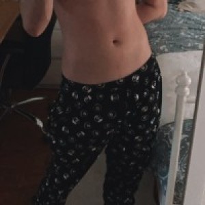 Xtudr - FRANSUBBOTTOMM:  Soy pasivo sumiso con sitio, experiencia y buscando un Amo real al que servir 