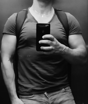 Xtudr - gymperro:  ALICANTINO
Tengo las ideas muy claras sobre lo que soy y lo que busco...............
Soy un tio con un cuerpo currao. Nad...
