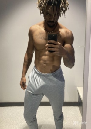 Xtudr - Azrick: Mis piernas son una torreta, 
Mis brazos son una naturaleza..