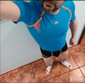 Xtudr - PIGFOOT: Buscando cerdos sumiso que disfruten oliendo y lamiendo mi ropa currada sudada y sucia. Entrega en mano cerca de Tarancón (...