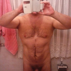 Xtudr - Yasser: Busco un sumiso con un punto masoca, que en el juego se entregue completamente a pala, fusta, escupitajos, lluvia y dildos. ...