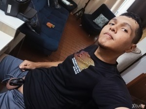 Xtudr - passumiso2005: Hola me llamo Juan David tengo 21 años. Práctico BDSM y soy fetichista   busco a alguien igual ;)