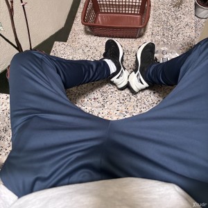 Xtudr - rapador: Busco a hombres dispuestos sí o si a que les rape o les afeite la cabeza, o lo que me salga de la polla
También atar, ostia...