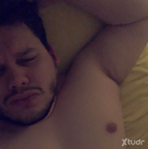 Xtudr - ladgab: Beefy French Canadian, language nerd, I love cooking, gaming, going out in nature, pretty chill guy.