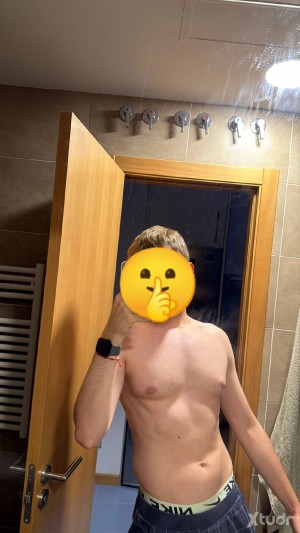 Xtudr - EisonX: -26 Años con sitio.
-BDSM, roleplay, lucha sexual y de dominación, amo/sumiso, secuestro, cum control,atar... Abierto a todo...