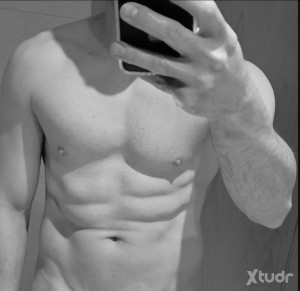 Xtudr - BadBoyBcn: 40 años, 167cm, 71kg, cuerpo de gym, me gusta la adoración muscular y la comparación de fuerzas, el forcejeo. Alpha vs Al...