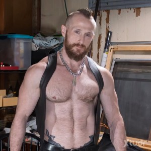 Xtudr - Master_ikcrisp: I'm a dominant Master, to you slaves address me as LORD IK. I'm looking for a submissive slave that I will train and...