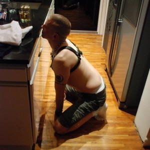 Xtudr - ponmecollar: Getting to know dominant men or people into this scene.
I'd like to find a guy to live with, where we can be together w...