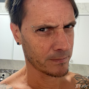 Xtudr - Pasivo74: Hola… soy pasivo dominante, con ganas de explorar ser un poco sumiso “entre sábanas”
Espero conocer gente maja y disfrutar...