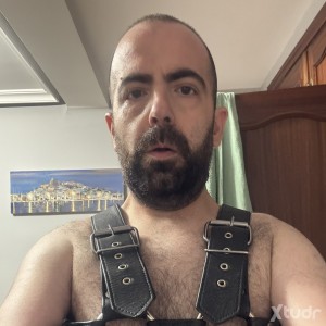 Xtudr - Buscandoahora: Amo buscando a sumisos que sepa complacer a un macho .
Pocos límites .
De vez en cuando me gusta cambiar de rol y ser...