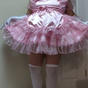 Xtudr - hetero23: Straight guy, I'm not looking to meet a man. I'm looking for trans girls, crossdressers, and sissies. I don't care about t...