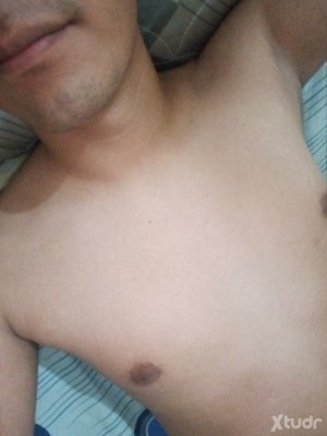 Xtudr - Blop_principiante: Hola, soy nuevo es esto, busco aprender y conocer más.
Tengo 21, tes trigueña, delgado, velludo (piernas, brazos,...