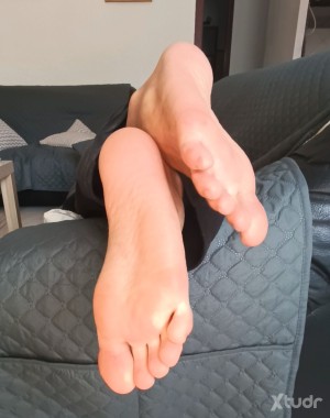 Xtudr - CanaryFeetDom: 