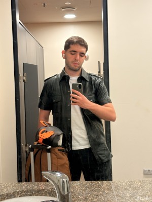 Xtudr - PupRubberBoy: Hello! Talk to me, I don't bite. Few limits.