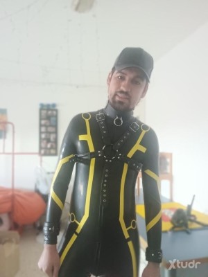 Xtudr - PUTASERVICIAL: Sub in chastity. Friendship and let's see how it goes.