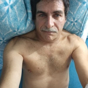 Xtudr - Jaguasu: I like a good kiss, eating an ass while they eat my penis, playing with my chest and my mouth with their feet while I'm put...