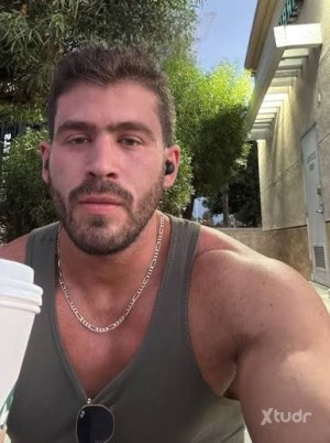 Xtudr - WHITEGORILLAXXL: A TRAUMAR Y OBSESIONAR MARICONES Y TIAS
VENEZOLANO MAS HETERO, PERVERSO, POLLON, MUY DOMINANTE, MUY CABRON. Princip...