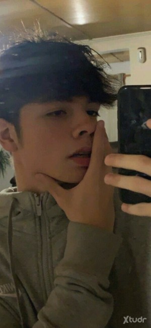 Xtudr - Mike_55: Pasivo/Bottom 
Searching for a man who can please me 