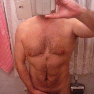 Xtudr - Yasser: Busco un sumiso con un punto masoca, que en el juego se entregue completamente a pala, fusta, escupitajos, lluvia y dildos. ...