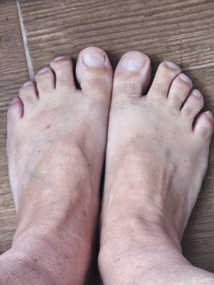 Xtudr - Luis3523: Sumiso fetichista de los pies de macho. Me someto a los pies de un hombre dominante que sepa tratarme.