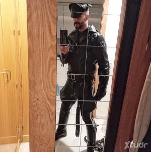 Xtudr - Leathermasterdom: I sell worn socks: ask for more info
I sell rubber mask for dominant man: ask for more info
