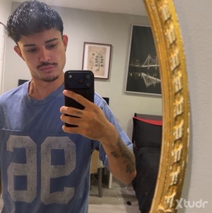 Xtudr - iai9hhf6: 23 
Single 
I ❤️gen people 